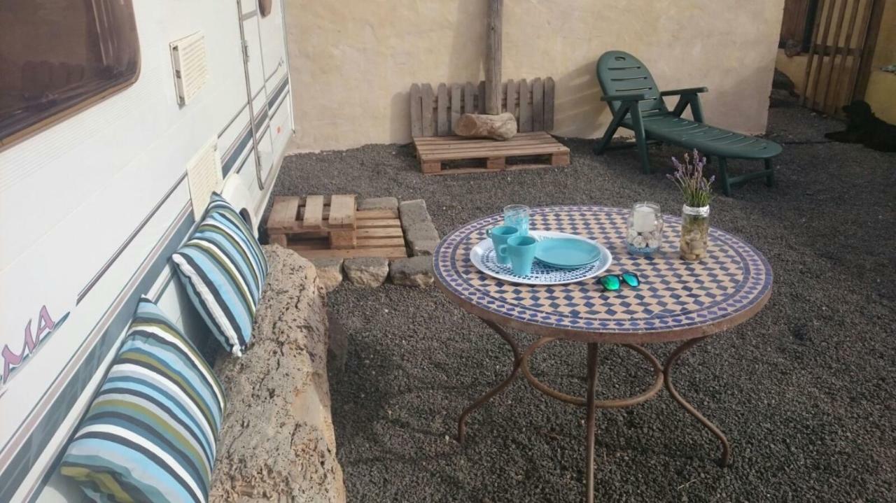 Caravan Apartment Tinajo Ngoại thất bức ảnh